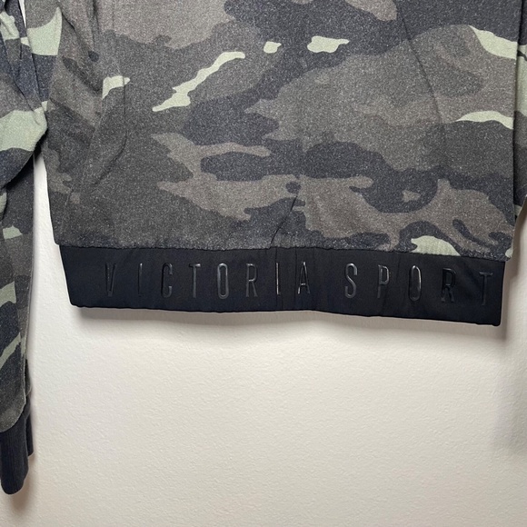 Victoria’s Secret Sport Camo Cropped Sweatshirt Women’s Medium Lounge Casual - Picture 2 of 5